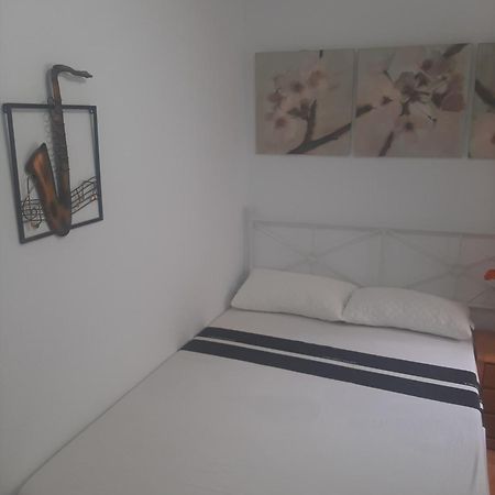 Alquiler Habitacion- Descanso Sabadell - Bano Compartido ภายนอก รูปภาพ