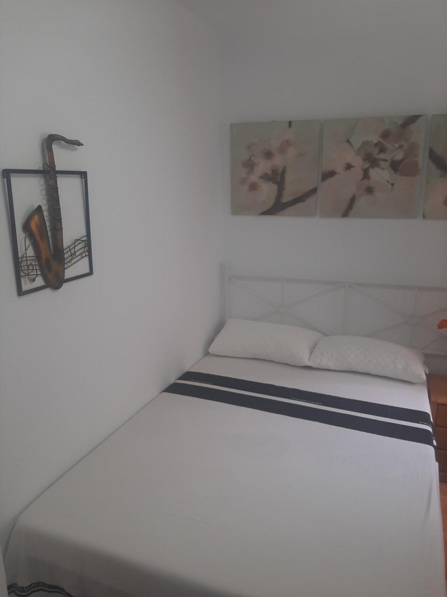 Alquiler Habitacion- Descanso Sabadell - Bano Compartido ภายนอก รูปภาพ